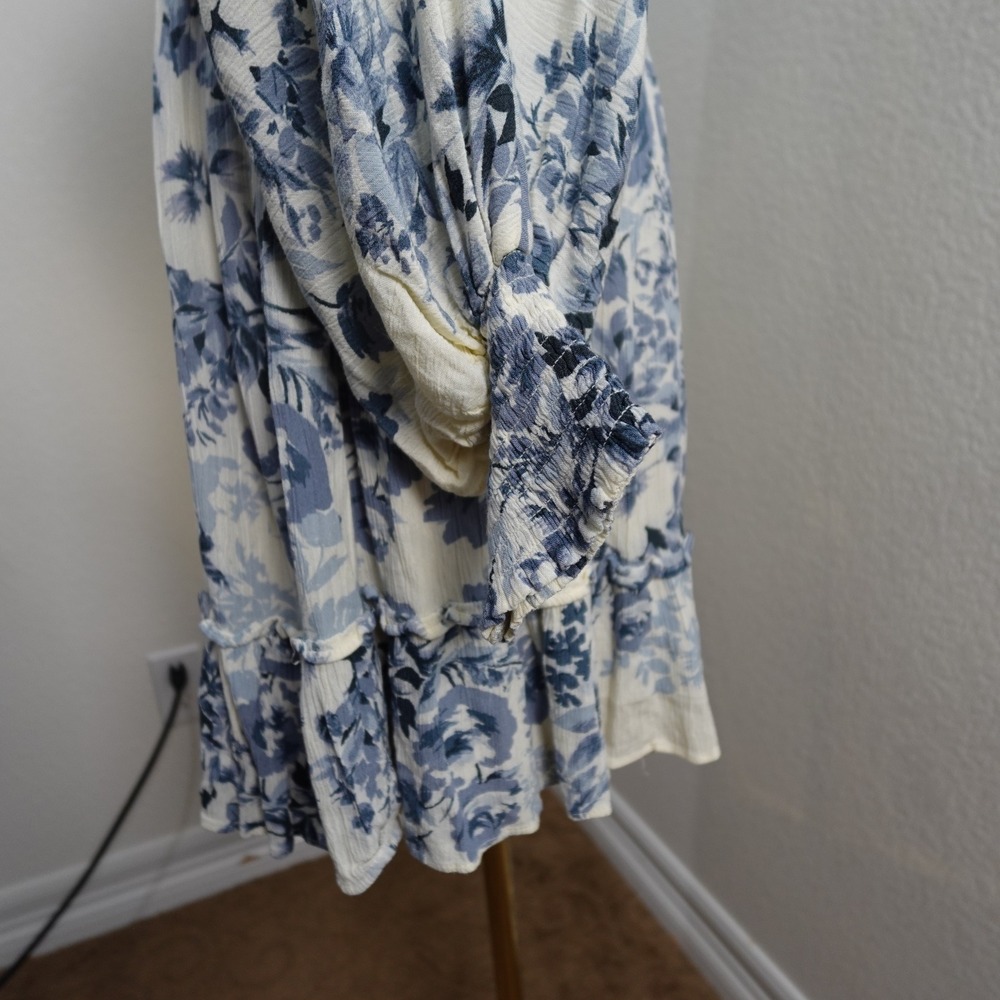 Lovestitch Floral Mini Dress M Blue White Cottagecore Smocked Peasant Slv Boho - Picture 14 of 16